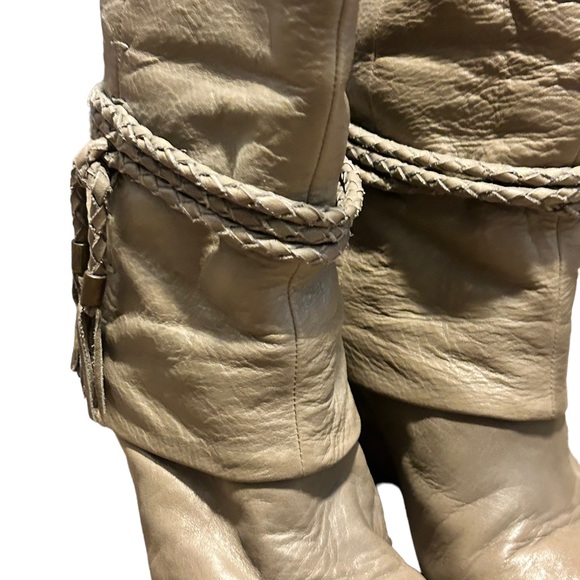 B. MAKOWSKY Taupe Genuine Leather Wedge Heel Comfortable Boot-Size 10M - Picture 4 of 14